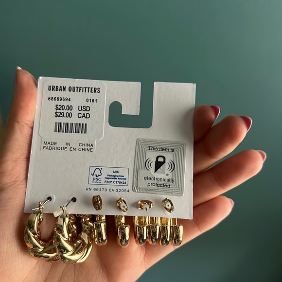 NEW Urban Outfitters mini gold hoops 3 pack - Picture 5 of 5